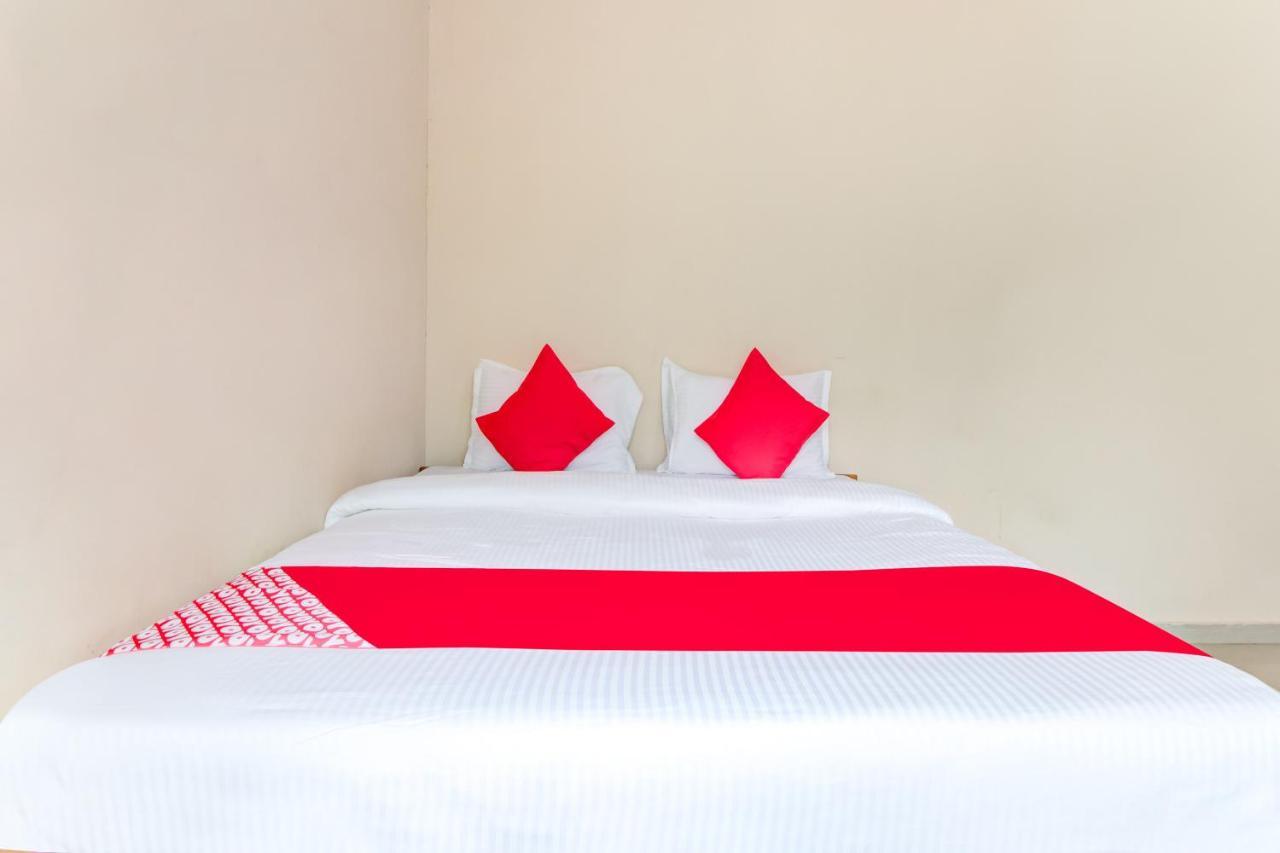 Oyo 48915 Chaitanya Green Park Hotel Vani Bilik gambar